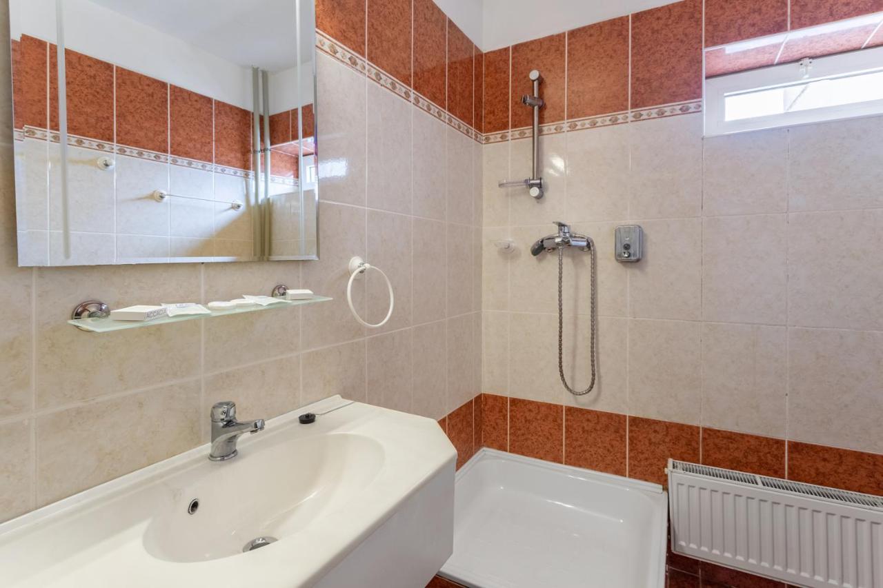 ונוס Hotel Hora מראה חיצוני תמונה